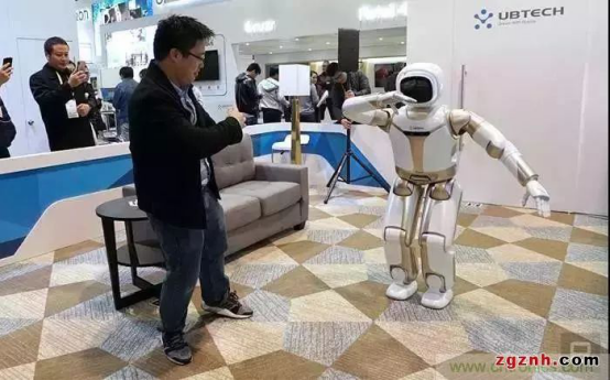 2019年机器人发展关键词：人机融合2472